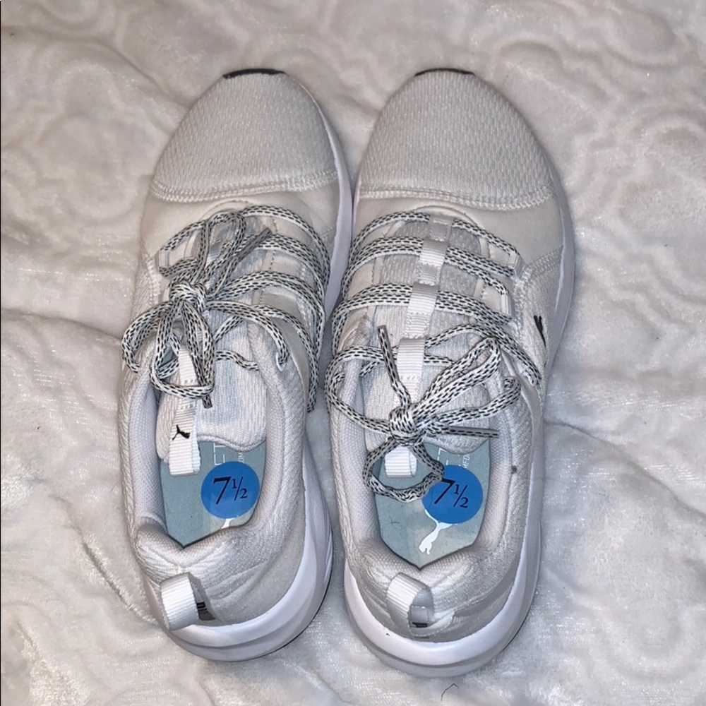 White sneakers puma